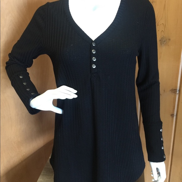 Tops - NWT Black Long Sleeve Top